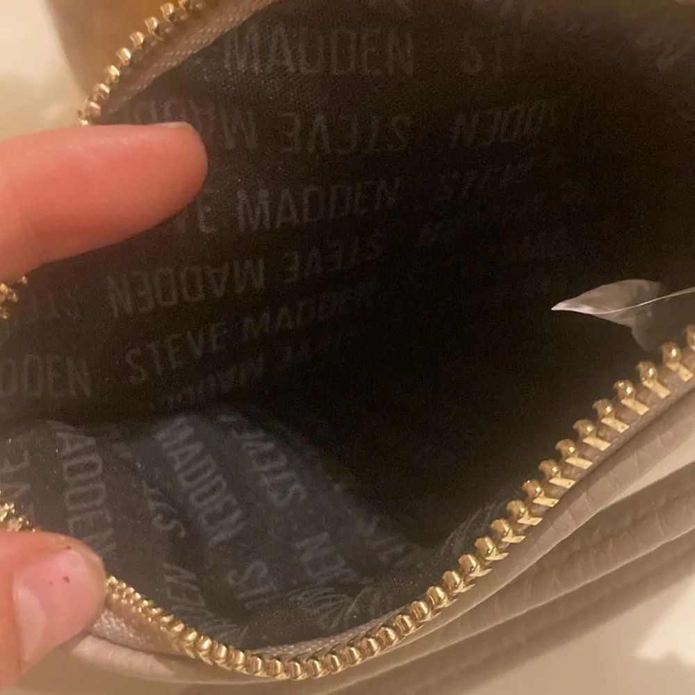 Steve Madden small vinyl